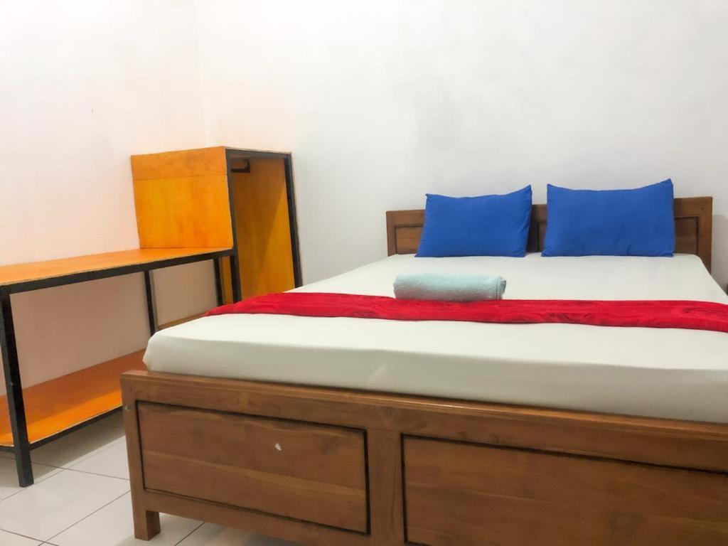 Komodoku One Love Homestay And Tour Labuan Bajo Exterior foto