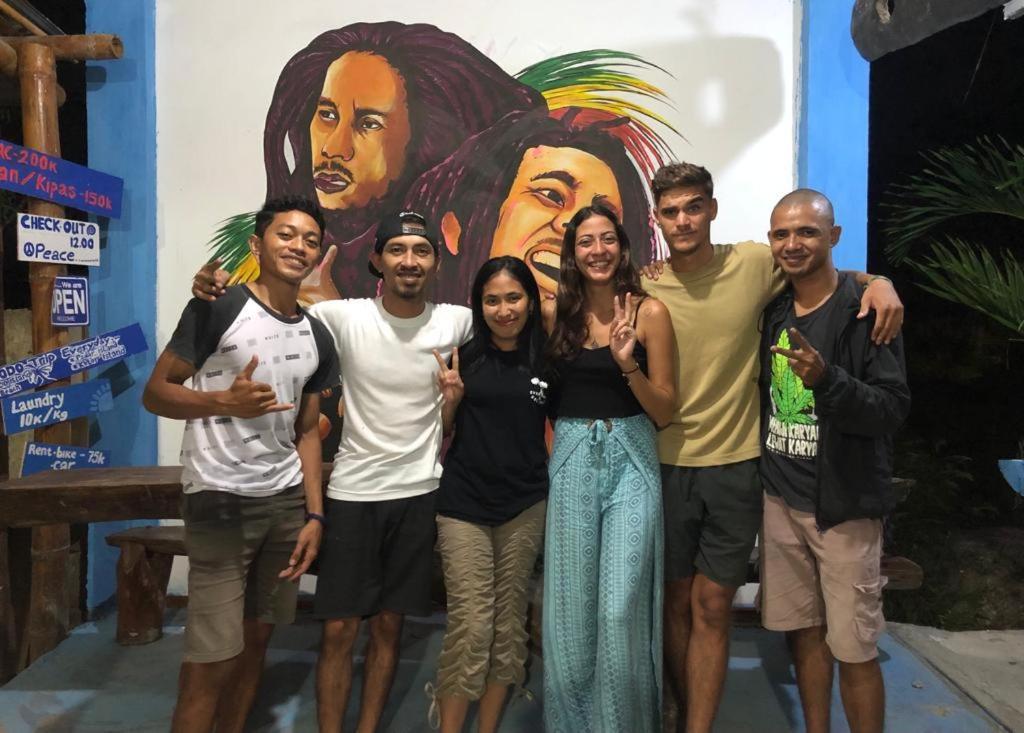 Komodoku One Love Homestay And Tour Labuan Bajo Exterior foto