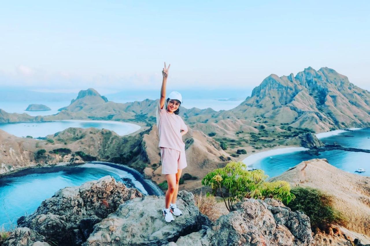 Komodoku One Love Homestay And Tour Labuan Bajo Exterior foto