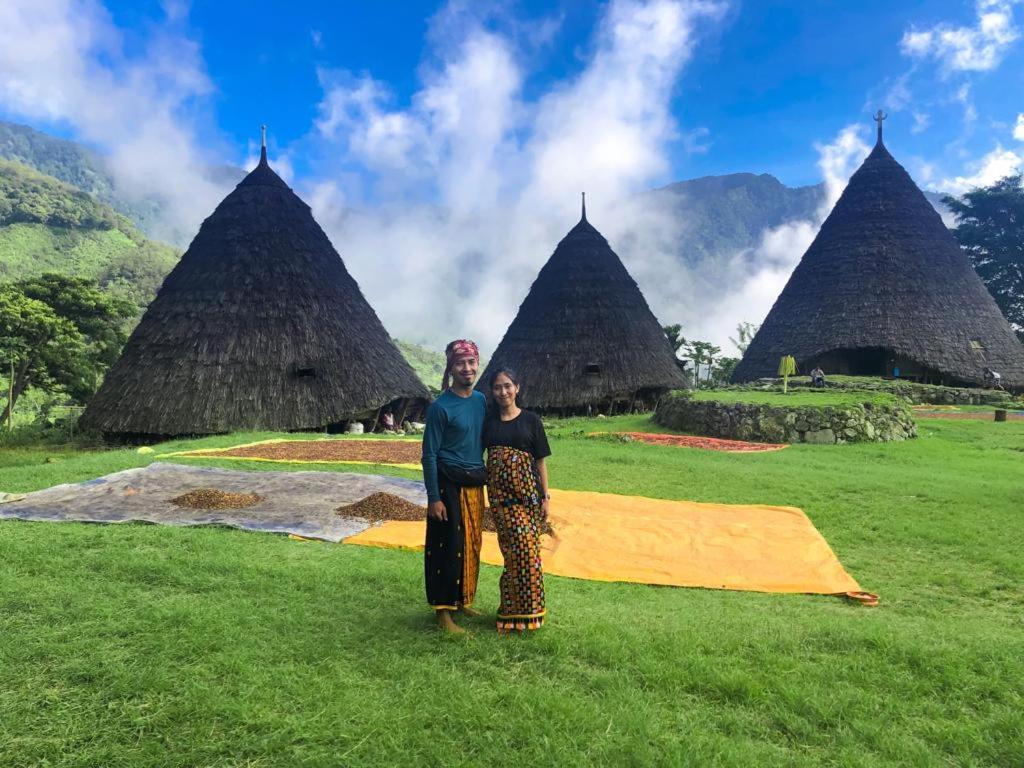 Komodoku One Love Homestay And Tour Labuan Bajo Exterior foto