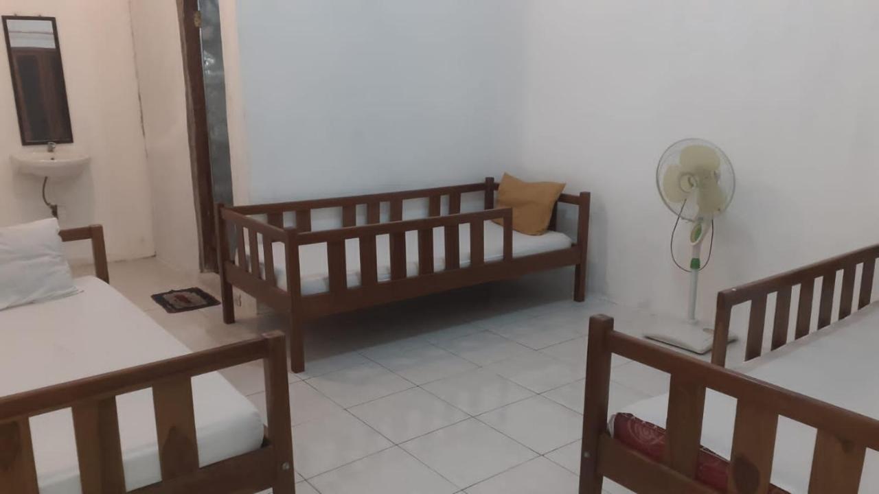 Komodoku One Love Homestay And Tour Labuan Bajo Exterior foto
