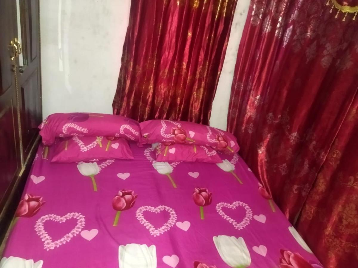 Komodoku One Love Homestay And Tour Labuan Bajo Exterior foto